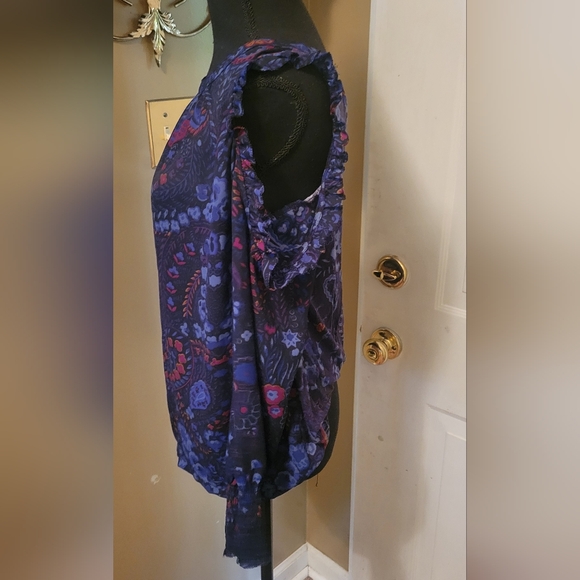 Womens Loft Floral Cold Shoulder Blouse - Picture 2 of 6